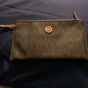 Michael Kors Fulton Wristlet